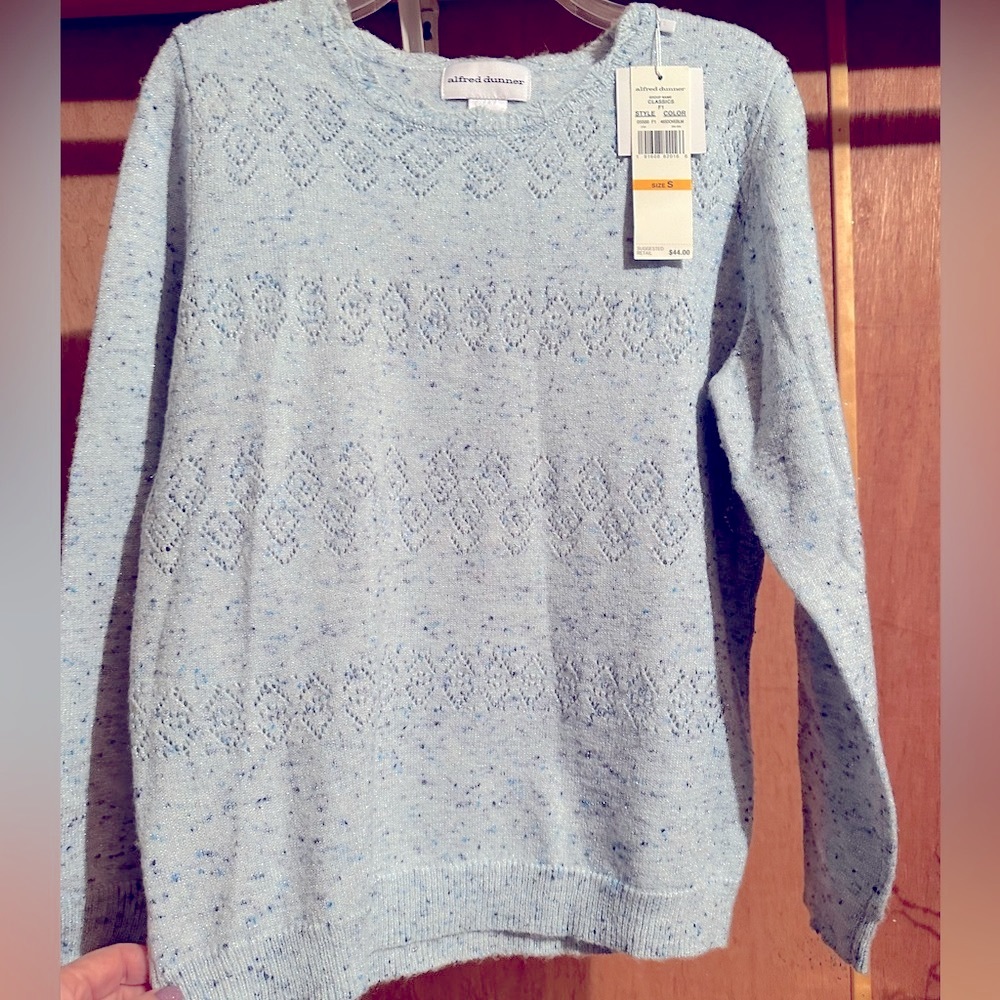 Light aqua blue Alfred dunner sparkly. NWT. Size Small